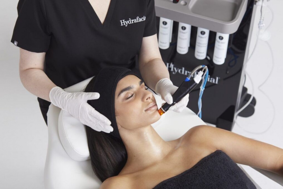 Hydra Facial